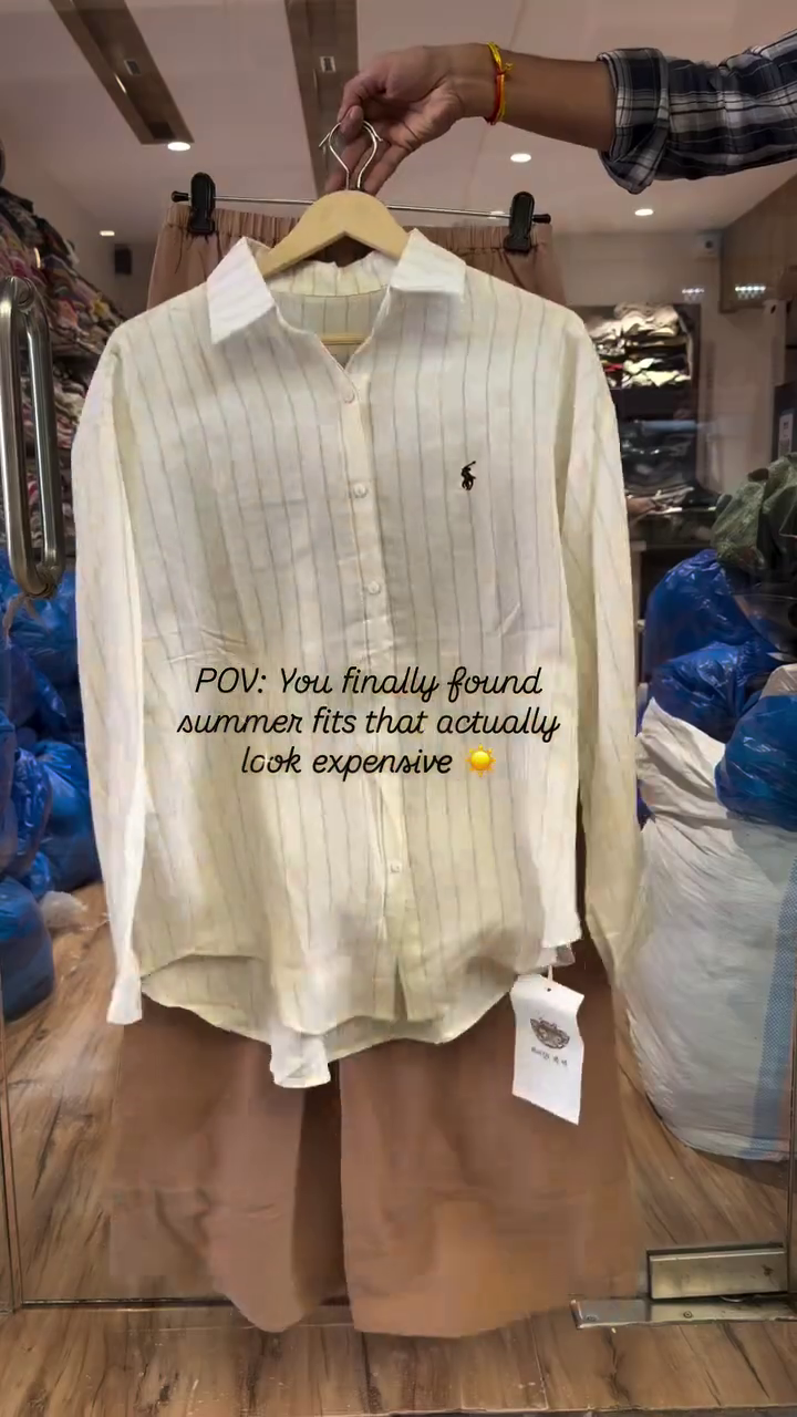 Stylish Women’s Casual Top with Fashion Jeans