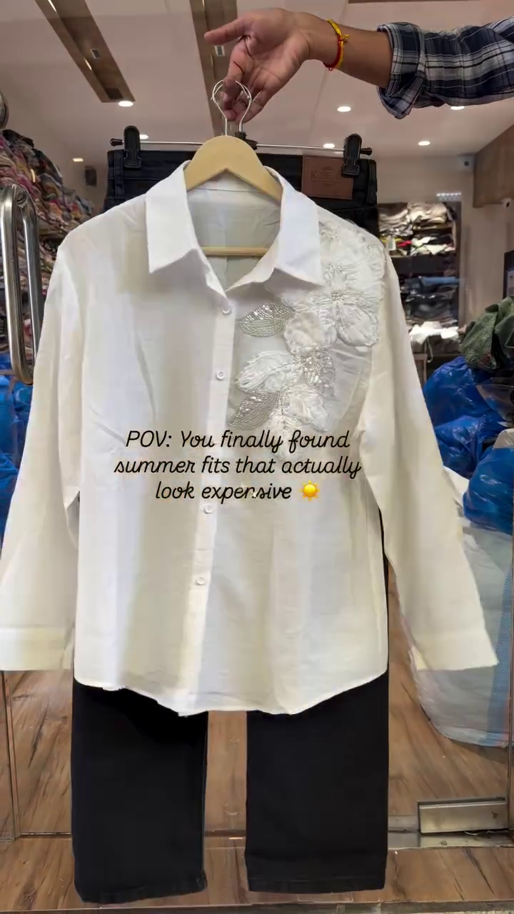 Stylish Women’s Casual Top with Fashion Jeans - Image 5