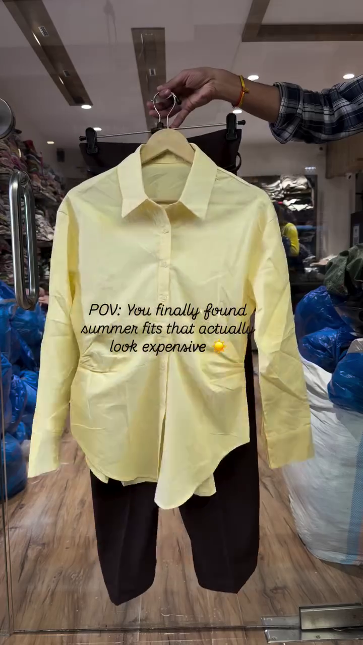 Stylish Women’s Casual Top with Fashion Jeans - Image 7