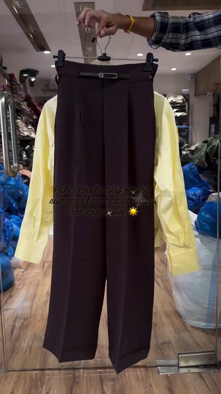 Stylish Women’s Casual Top with Fashion Jeans - Image 8