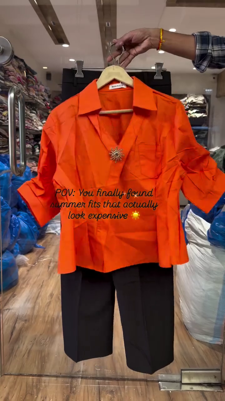 Stylish Women’s Casual Top with Fashion Jeans - Image 9