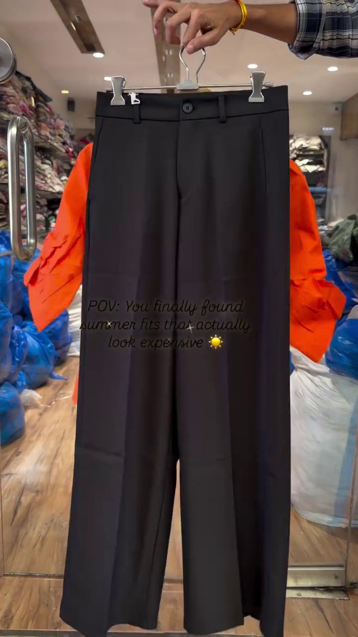 Stylish Women’s Casual Top with Fashion Jeans - Image 10