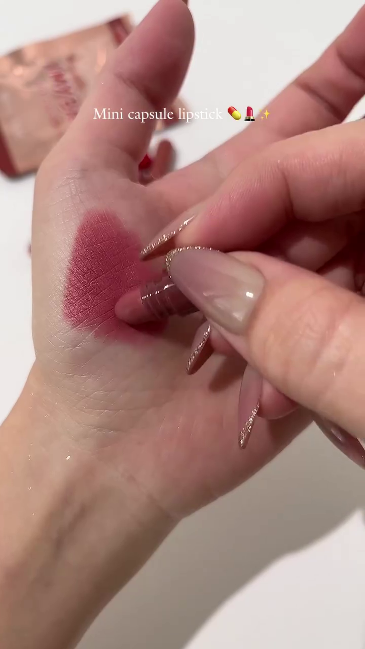 Magic Mini Capsule Lipstick & Eyeshadow - Image 3